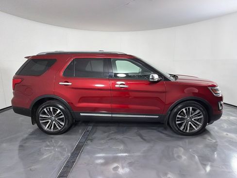 Used 2017 Ford Explorer Platinum AWD/4WD image 4