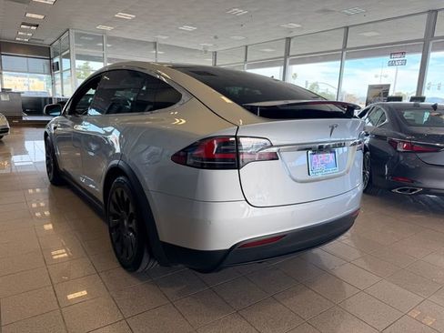Used 2017 Tesla Model X 100D image 4