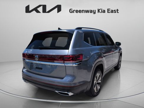Used 2024 Volkswagen Atlas SE FWD image 6
