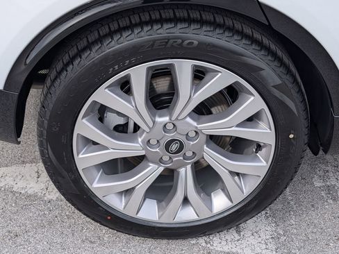 New 2026 Land Rover Discovery Limited Edition AWD/4WD image 28