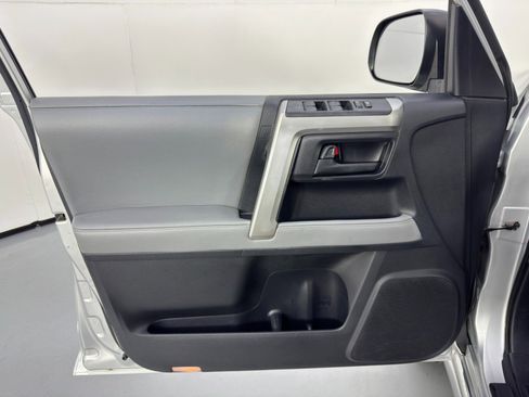 Used 2010 Toyota 4Runner SR5 image 37