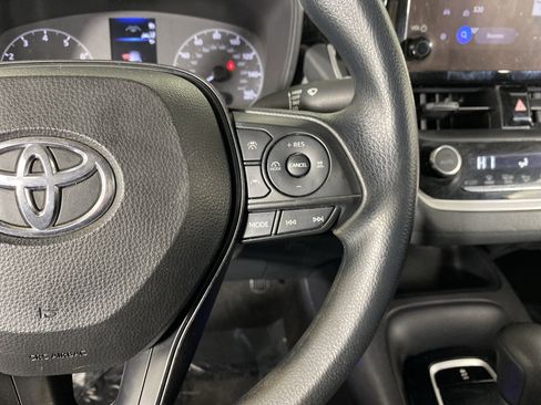 Used 2024 Toyota Corolla LE image 32