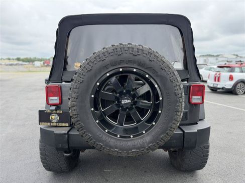 Used 2017 Jeep Wrangler Unlimited Sport w/ Quick Order Package 24S AWD/4WD image 5