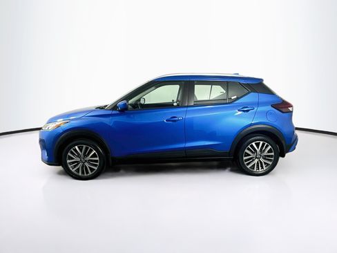 Used 2023 Nissan Kicks SV FWD image 4