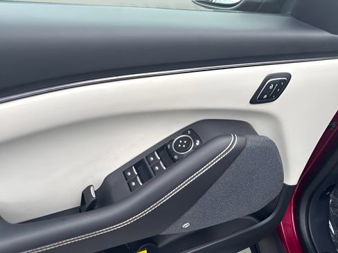 Used 2025 Ford Mustang Mach-E Premium RWD image 22
