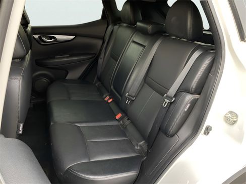 Used 2022 Nissan Rogue Sport SL image 15