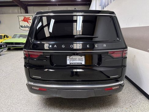 Used 2022 Jeep Wagoneer Series III w/ Rear Seat Video Group 1 image 8