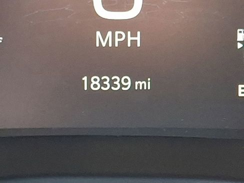 Used 2024 Jeep Compass Latitude w/ Sun and Sound Group image 20