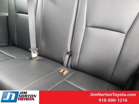 Used 2024 Toyota Highlander XLE image 34