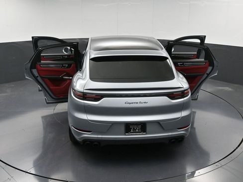 Certified 2022 Porsche Cayenne Turbo AWD/4WD image 36