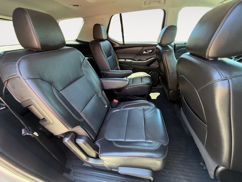 Used 2020 Chevrolet Traverse Premier w/ Redline Edition AWD/4WD image 18
