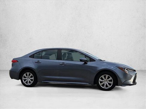 Used 2025 Toyota Corolla LE FWD image 4