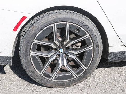 Used 2025 BMW 740i RWD image 8