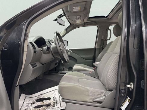 Used 2019 Nissan Frontier SV w/ Value Truck Package image 12