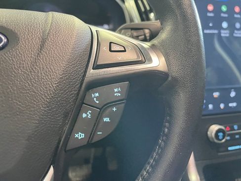 Used 2022 Ford Edge Titanium image 26