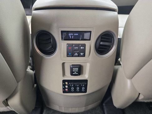 Used 2014 Honda Pilot Touring image 22