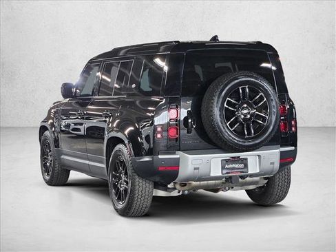 Used 2024 Land Rover Defender 110 S image 8