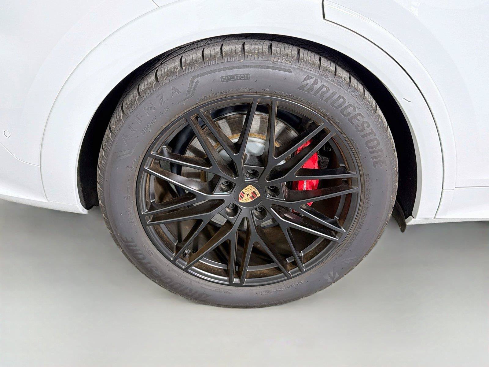 Certified 2026 Porsche Cayenne GTS AWD/4WD image 13
