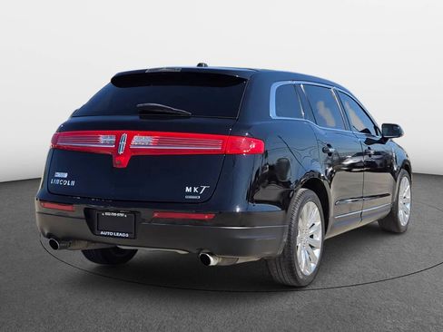 Used 2016 Lincoln MKT AWD image 4