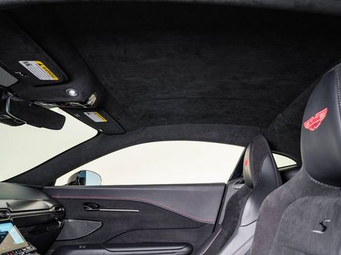 Used 2026 Aston Martin V8 Vantage S RWD image 22