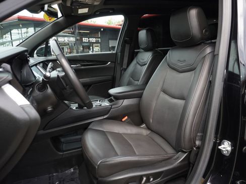 Used 2020 Cadillac XT6 Premium Luxury AWD/4WD image 22