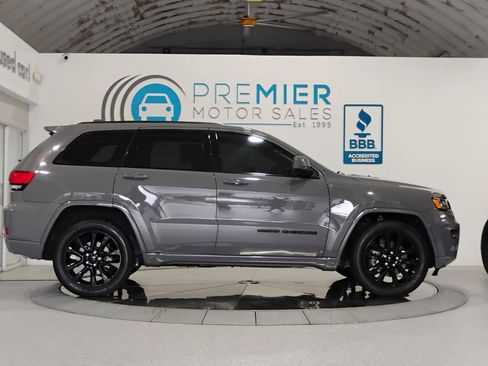 Used 2021 Jeep Grand Cherokee Laredo X RWD image 25