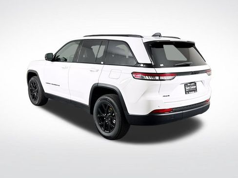 New 2025 Jeep Grand Cherokee Altitude AWD/4WD image 5