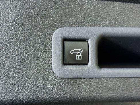 Certified 2025 Toyota Sienna XSE AWD/4WD image 32