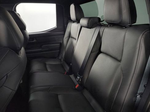 Used 2025 Toyota Tacoma TRD Sport image 21