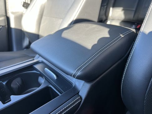 Certified 2022 Jaguar F-PACE R-Dynamic S image 28