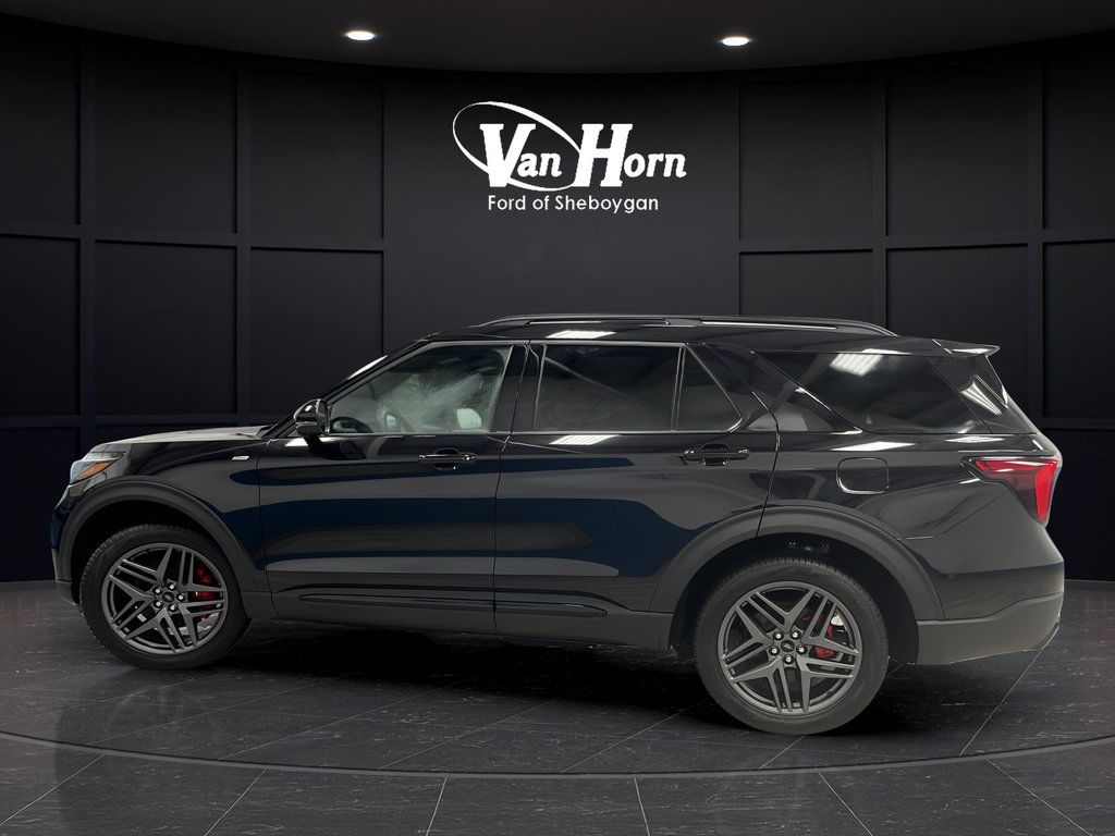 Used 2026 Ford Explorer ST-Line w/ ST-Line Street Pack AWD/4WD image 4