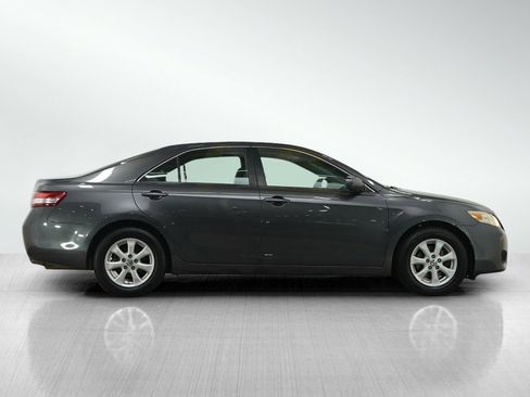 Used 2010 Toyota Camry LE image 6