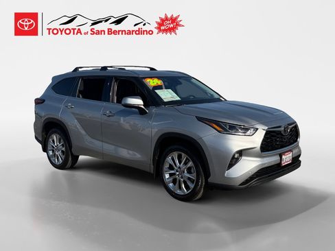 Used 2024 Toyota Highlander Limited image 7