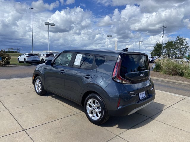 Used 2025 Kia Soul LX w/ LX Technology Package FWD image 7