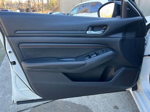 Used 2019 Nissan Altima 2.5 SR w/ SR Premium Package image 10