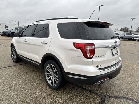 Used 2018 Ford Explorer Platinum image 3