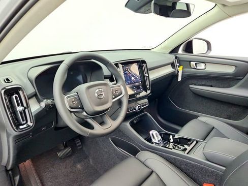 New 2026 Volvo XC40 B5 Plus w/ Protection Package Premier image 20