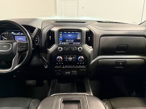 Used 2021 GMC Sierra 1500 Denali w/ Denali Ultimate Package AWD/4WD image 18