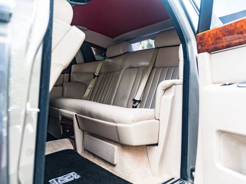 Used 2004 Rolls-Royce Phantom Sedan RWD image 32
