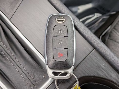 Used 2025 Nissan Kicks SV FWD image 27
