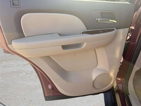 Used 2011 GMC Yukon SLT w/ SLT-2 Equipment Package image 19