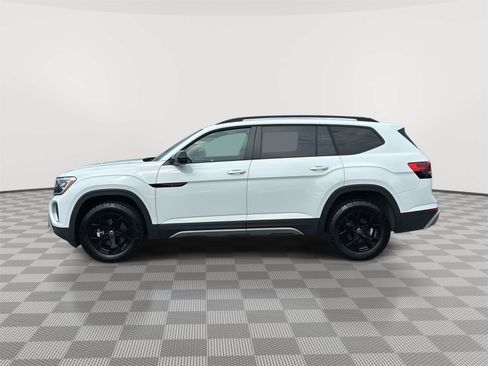 Used 2024 Volkswagen Atlas Peak Edition SE AWD/4WD image 12