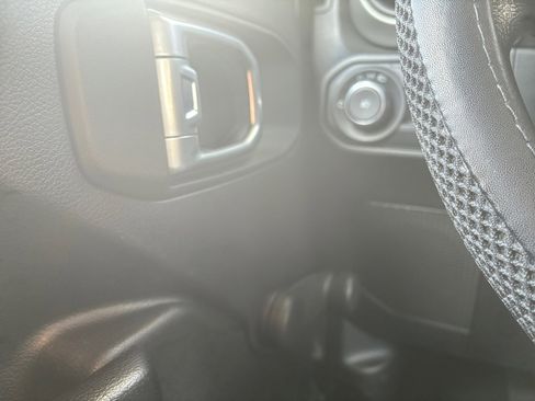 Used 2021 Jeep Wrangler Sport image 20