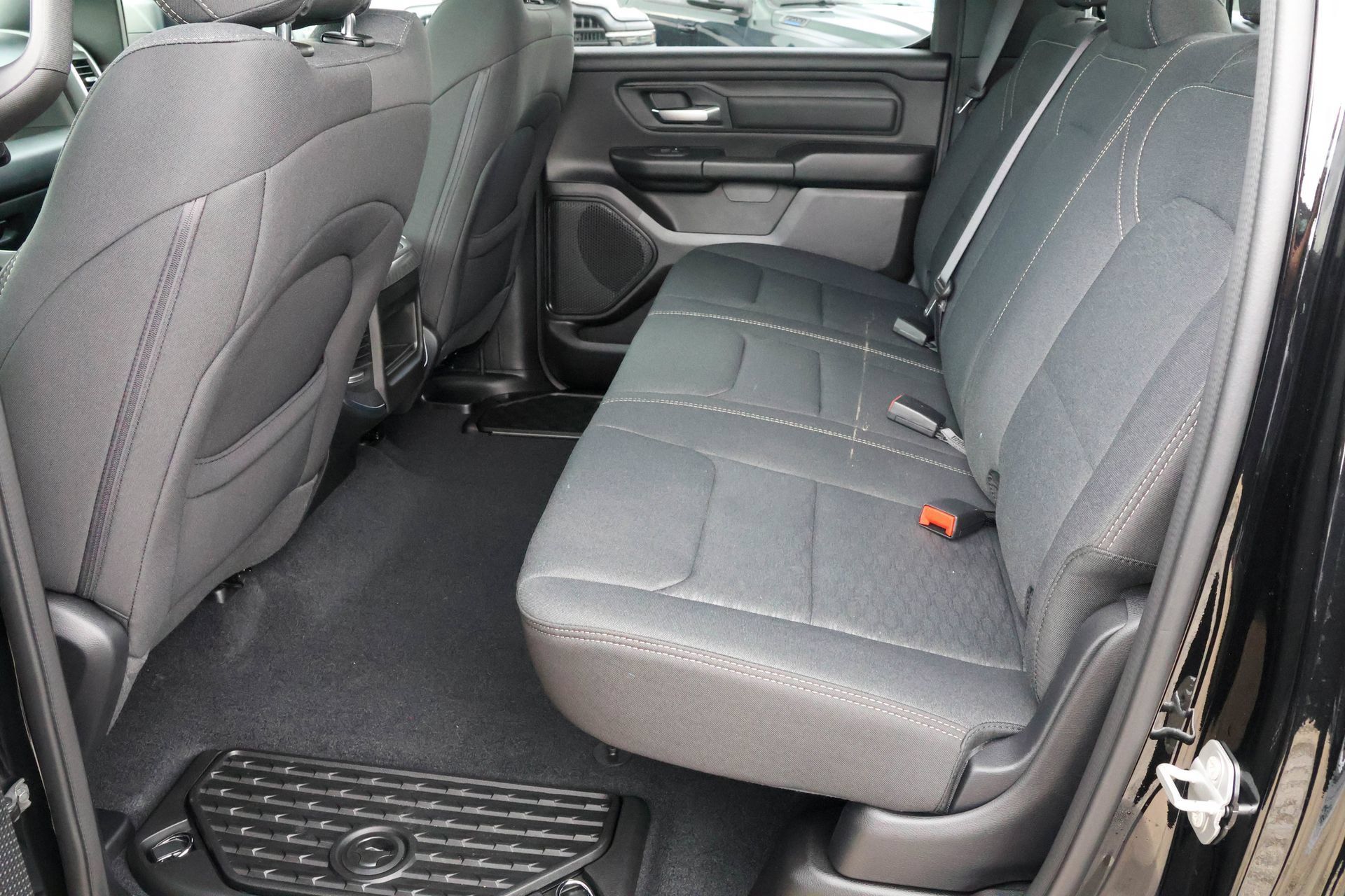 New 2026 RAM 1500 Express AWD/4WD image 40