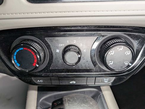 Used 2019 Honda HR-V LX image 23