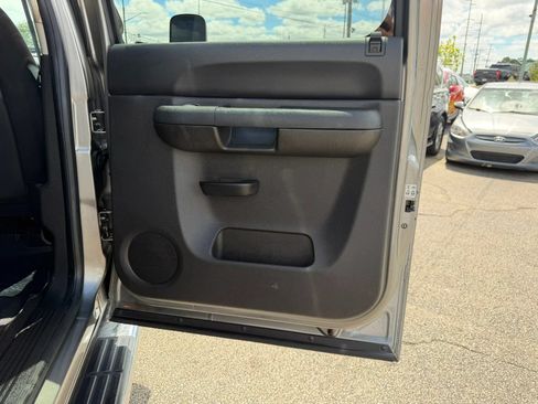 Used 2012 Chevrolet Silverado 2500 LT w/ Interior Plus Package AWD/4WD image 28