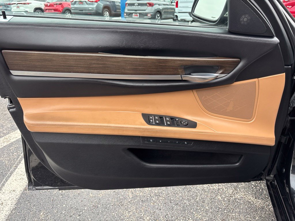 Used 2012 BMW 740i RWD image 10