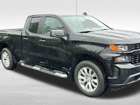 Used 2020 Chevrolet Silverado 1500 Custom w/ Custom Value Package AWD/4WD image 30