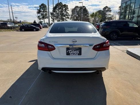 Used 2018 Nissan Altima 2.5 S w/ S Convenience Package image 4
