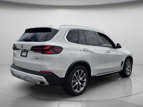 Used 2026 BMW X5 xDrive40i w/ Climate Comfort Package AWD/4WD image 8